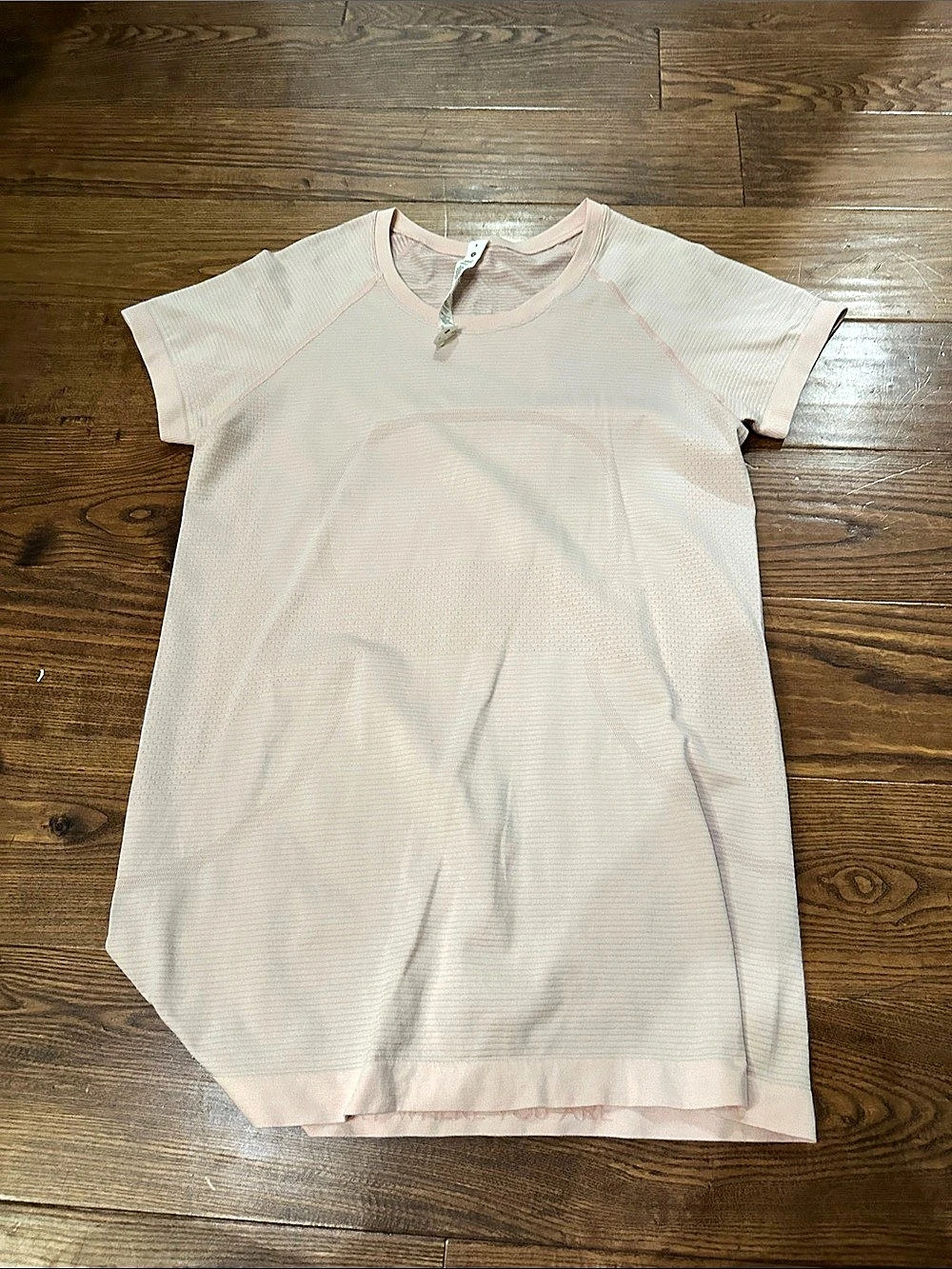 lululemon Swiftly Tech Short-Sleeve Shirt 2.0 size 8 (never worn)